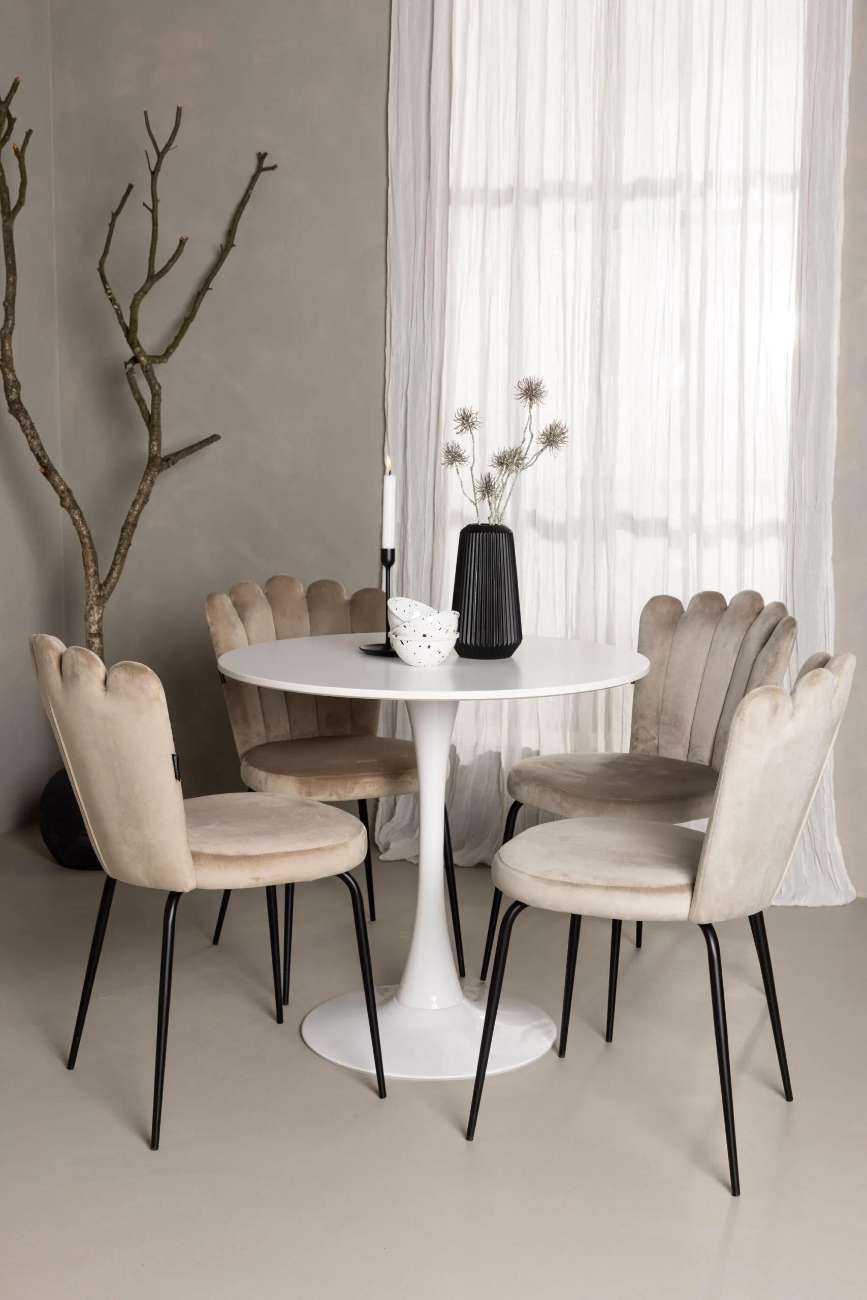 Matgrupp Hamden med 4 stycken stolar Limhamn