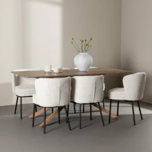 Piazza Matbord med Agnes Matstol