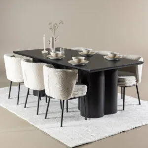 Olivia Matbord med Agnes Matstol