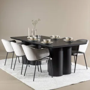 Olivia Matbord med Evelina Matstol